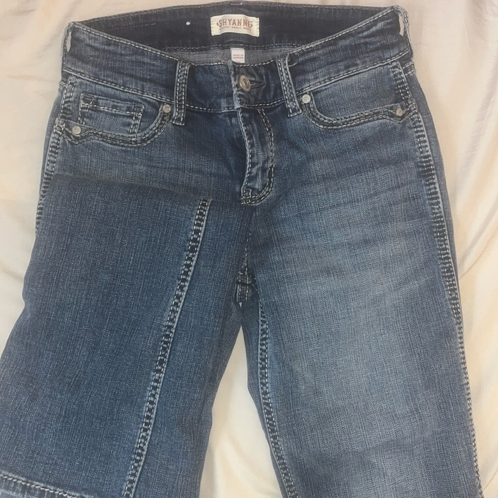 Shyanne Boot jeans. Size 25Wx34L . Only worn once !